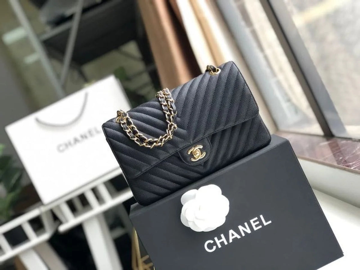 Black Chevron Shoulder and Crossbody Handbag M48423