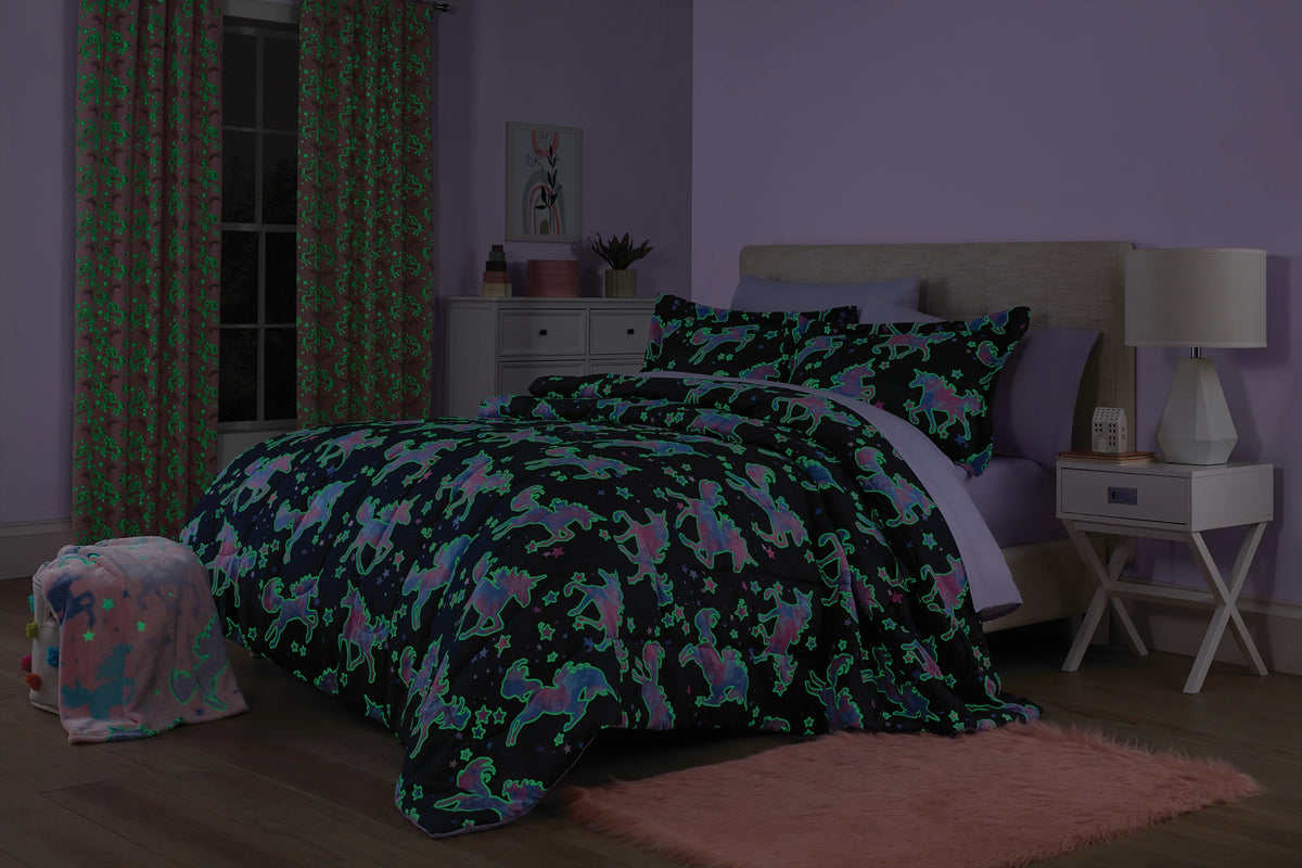 7-Piece Glow in the Dark Unicorn Bed-in-a-Bag, Full E650