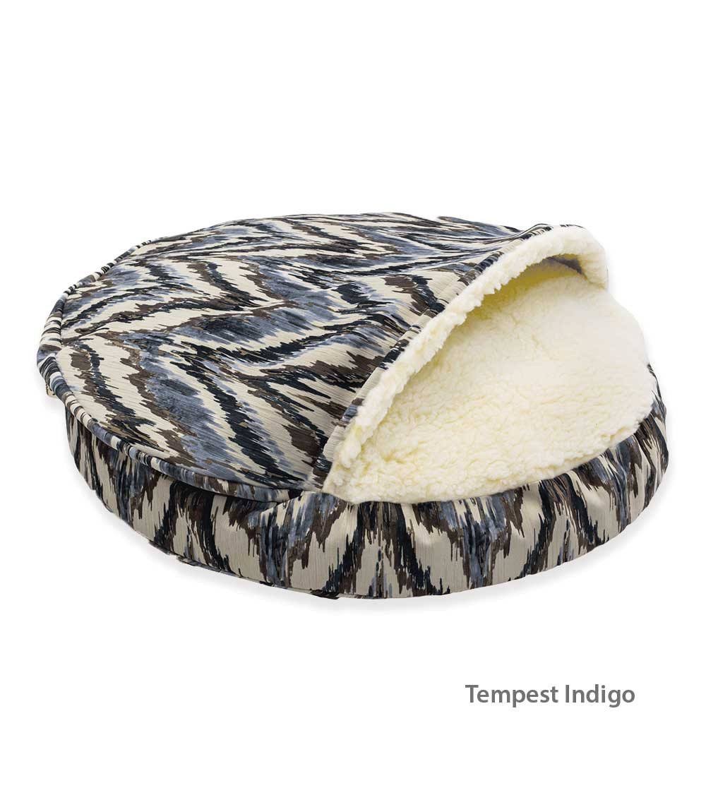 Small Luxury Cozy Cave Bed T112