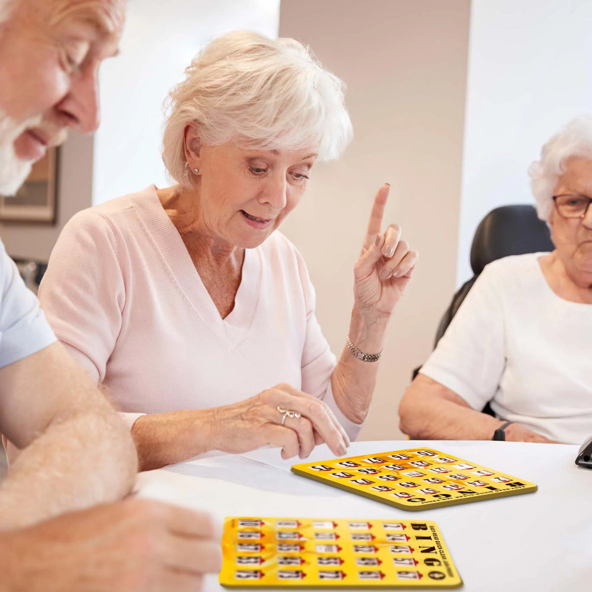 Bingo Cards with Sliding Windows R61206